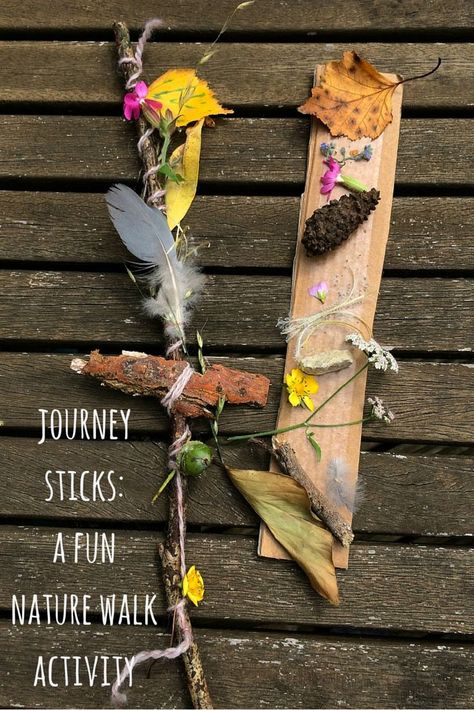 How to make a journey stick with children on a nature walk: a great activity for children to learn about nature and their environment. Journey Stick, Nature Crafts For Kids, Forest School Activities, Nature Craft, Nature School, Theme Nature, Nature Walk, About Nature, Forest School