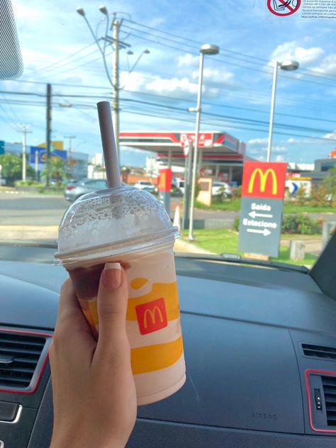 Milkshake Mc Donalds, Mcdonald's Milkshake, Mcdonalds Milkshake, Mcdonald's Aesthetic, Milk Shakes, Milk Shake, Milkshakes, Vitamin Water Bottle, Korean Food