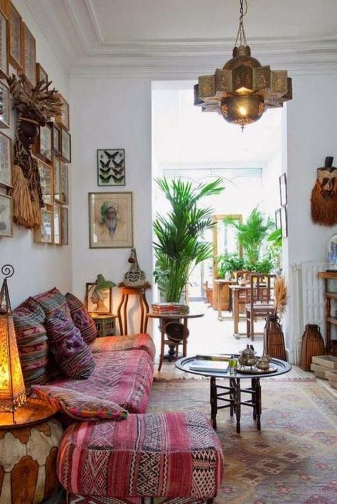 Dekorasi Maroko, Moroccan Interior Design, Interior Boho, Bohemian Interior Design, Bohemian Living Rooms, Moroccan Interiors, Decor Ikea, Mediterranean Decor, Bohemian Interior