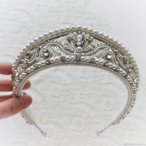 Stylish Hairstyles, Royal Aesthetic, Headpiece Jewelry, Jewelry Lookbook, Wedding Tiara, Fantasy Jewelry, Tiaras And Crowns, Fantasy Clothing, Dream Jewelry