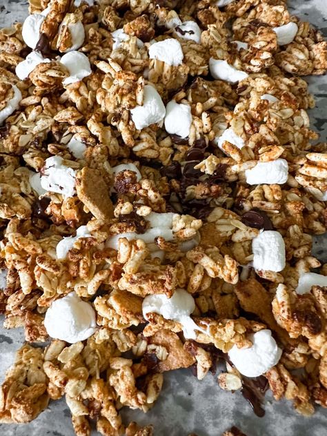 S'mores Granola - Oh Snap Macros S’mores Granola, Smores Granola, Oh Snap Macros, Breakfast Carbs, Sugar Free Pancake Syrup, Puffed Rice Cereal, Best Granola, Protein Granola, Recipes Sweet Treats