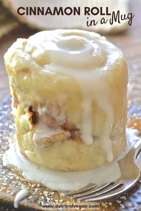 Cinnamon Roll In A Mug, Mug Dessert Recipes, Microwave Mug Recipes, Future Chef, Mug Cake Microwave, Single Serve Desserts, Single Serving Recipes, Cinnamon Recipes, Roll Cookies