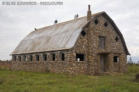 Abandoned Stone Barn Derilict Buildings, Barn Pictures, Country Barns, Stone Barns, Barns Sheds, Dream Barn, Farm Buildings, Farm Barn, Great Plains