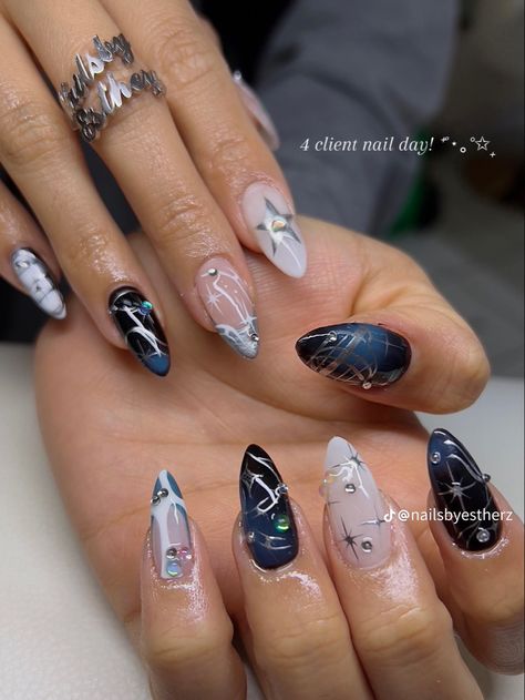 Kpop Gel Nails, Nail Art Designs Navy Blue, Arcane Hexcore Nails, Xg Nails Inspired, Reyna Nails Valorant, Dark Blue Nails With Design Navy, Navy Blue Design Nails, Blue Grunge Nails, Jinx Inspired Nails