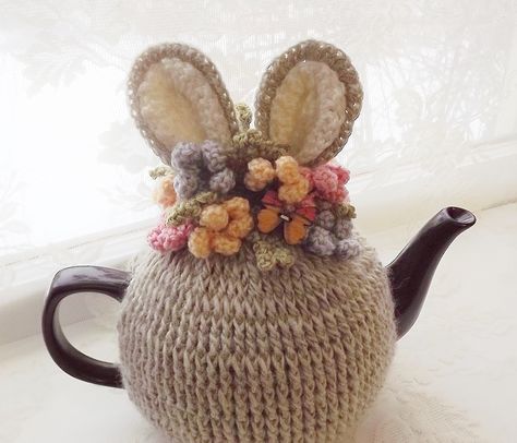 Tea Pot Cover, Tea Cosy Crochet, Tea Cosy Pattern, Crochet Tea Cozy, Teapot Cover, Teapot Cozy, Pretty Crochet, Cozy Crochet Patterns, Spring Tea