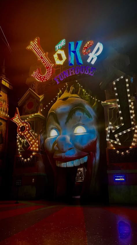 Haunted Amusement Parks, Horror Amusement Park, Carnival Games Aesthetic, Creepy Carnival Aesthetic, Game Show Background, Theme Park Aesthetic, Joker Theme, Amusement Park Aesthetic, Types Of Ghosts