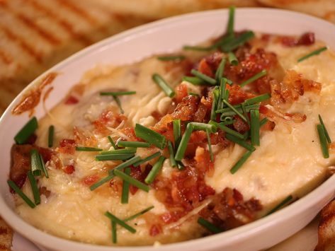 George and the Dragon's Bacon Onion Dip recipe from Diners, Drive-Ins and Dives via Food Network Bacon Onion Dip, Onion Jam Recipe, Chips Dip, Onion Dip Recipe, Bacon Dip, Onion Jam, Cheesecake Dip, Onion Dip, Crumbled Bacon