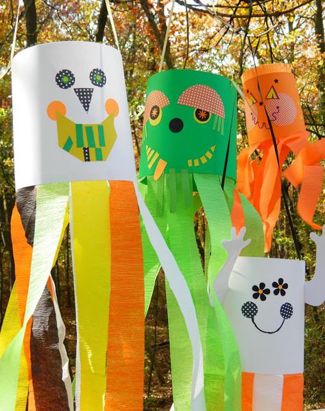 What Happens at Grandma's: October 2012 Wind Socks, Halloween Arts, Fall Preschool Activities, Kindergarten Art Projects, Fall Arts And Crafts, Halloween Arts And Crafts, Halloween Preschool, Arts And Crafts Ideas, Senior Activities