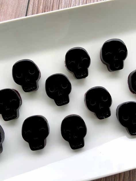 How To Make Black Jello Shots, Black And White Jello Shots, Skull Jello Shots, Black Jello Shots Recipes, Black Shots Alcohol, Black Jello Shots, Fancy Jello, Black Cherry Jello, White Jello