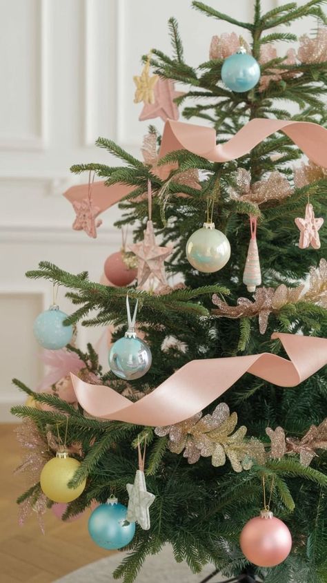 Pink Pastel Christmas Tree, Pastel Themed Christmas Tree, Pastel Tree Christmas, Pastel Pink Christmas Tree, Pastel Christmas Ornaments, Pastel Christmas Tree Decorations, Christmas Tree Pastel Colors, Danish Pastel Christmas, Pastel Christmas Aesthetic