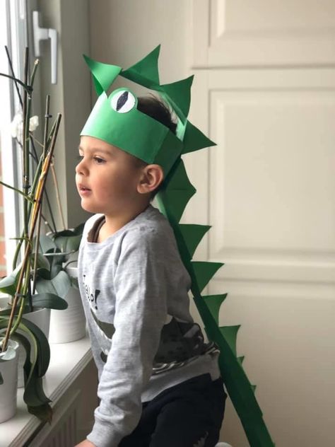 Costume Dinosaure, Dinosaur Activities Preschool, Dino Costume, Crazy Hat Day, Dinosaur Themed Birthday Party, Dinosaur Activities, Hat Day, Dinosaur Crafts, Dinosaur Costume