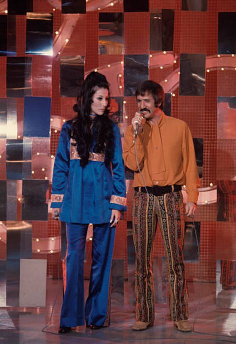 Sonny and Cher Sonny And Cher 60s, Cher 60s, Cher 70s, Cher Fashion, Sonny And Cher, Cher And Sonny, Sonny Cher, Cher Outfits, Joey Bishop