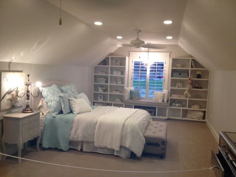 LOVE OF HOMES: Decorated "Girl" Bedrooms...Parade Of Homes (Part 2} Bonus Room Decorating, Bonus Room Bedroom, Bonus Room Design, Built In Window Seat, Bonus Room Ideas, Room Above Garage, Small Kids Room, Attic Bedroom Designs, Small Window