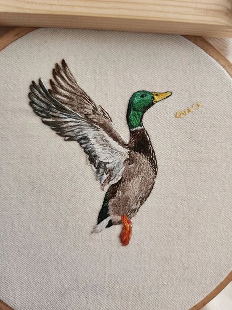 Embroidered Pictures, Duck Embroidery, Cool Embroidery, Embroidered Bird, Hand Embroidery Projects, Thread Painting, 자수 디자인, Hand Embroidery Art, Online Group