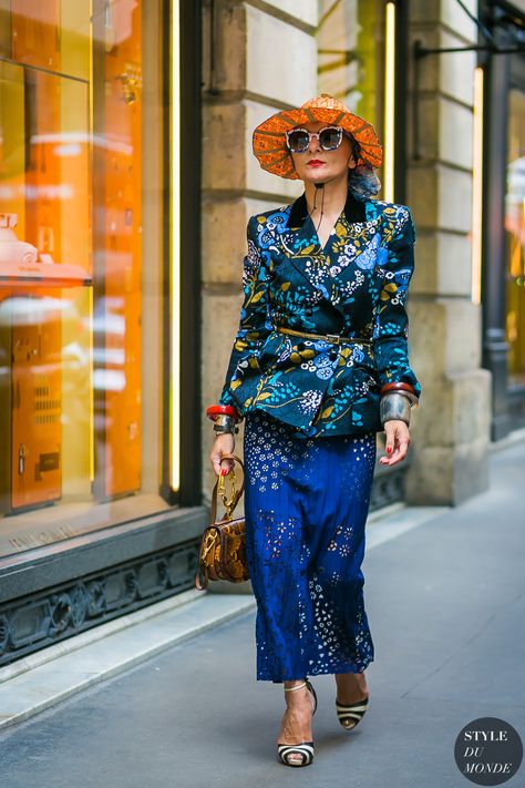 Haute Couture Fall / Winter 2017/18 Street Style: Catherine Baba Catherine Baba, Cristina Ferreira, Fashion Show Backstage, Eccentric Style, Reportage Photography, Fancy Frocks, Dramatic Style, Advanced Style, Streetstyle Fashion