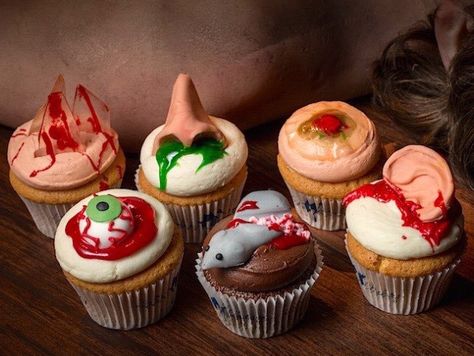 Halloween cupcakes Dead Mouse, Halloween History, The Professor, Halloween 2015, Runny Nose, Halloween Cupcakes, Halloween