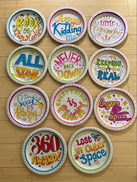 Softball Paper Plate Awards, Cheer Paper Plate Awards, Funny Paper Plate Awards, Volleyball Paper Plate Awards, Paper Plate Awards Ideas Funny, Plate Awards Ideas, Paper Plate Awards For Sports, Swim Awards, Volleyball Awards