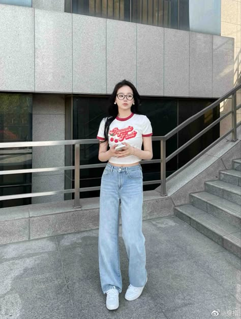 Crop Top Outfits Korean Style, Mumbai Fashion, Race Outfit, Outfit Korean Style, Crop Top With Jeans, Casual College Outfits, Sophisticated Outfits, Korean Casual Outfits, Everyday Fashion Outfits