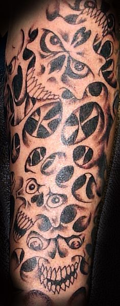 skull cheese work Tattoo Cheese Work, Cheese Work Tattoo Designs, Skin Cheese Tattoo Drawings, Skin Cheese Tattoo, Cheese Tattoo, Chan Drawing, Skin Tear Tattoo, Skinhead Tattoos, Biomech Tattoo