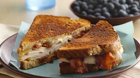 Turkey Sandwiches Recipes, Easy Sandwich Recipes, Homemade Sandwich, Bacon Sandwich, Oven Roasted Turkey, Grilled Turkey, Simple Sandwiches, Turkey Bacon, Turkey Sandwiches