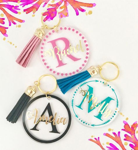 Custom Monogram Key Chain! Diameter of Key Chain is 2.5 inches. KEY CHAIN IS GOLD ***HOW TO ORDER *** 1. Choose your options from the Drop Downs 2. Add to Cart 3. ALL specific instructions for your order go in Notes to Seller (do not direct message shop) Example: Font Option: #1 Border Option: #3 Tassel Color: (any color) Monogram or Full Name or Single Letter : CSM or Michael or M (Your last name goes in the middle. For example: Cassandra Mae Smith would be CSM) 4. Your shipping will aut... Cheap Trendy Customizable Keychains, Cheap Customizable Multicolor Keychains, Trendy Custom Name Keychain Gift, Cheap Custom Name Keychains For Everyday, Keyring Ideas, Resin Letter Keychain With Name, Keychain Custom, Keychain Ideas, Monogram Keychain