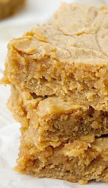 Poor Mans Dessert Recipe, Old School Peanut Butter Bars, Unleavened Cake Recipes, After Party Snacks, Quick And Easy Deserts, Peanut Butter Dessert Bars, Recipes With Peanut Butter, Peanut Butter Fudge Cake, Peanut Butter Blondies Recipe