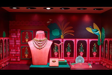 Jewels of the Rajputana, Zoya on Behance Luxury Window Display, Jewelry Wall Display, Fragrance Display, Jewelry Store Displays, Window Display Retail, Exhibition Stall Design, Jewelry Store Design, Jewellery Exhibition, Window Display Design