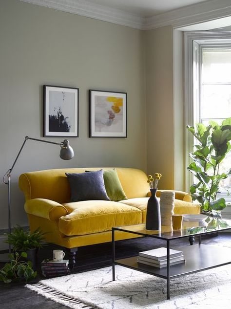 Casa Rock, Grey Walls Living Room, Yellow Couch, Vibrant Living Room, Yellow Sofa, Nordic Living Room, Colourful Living Room, Couches Living Room, Small Living Rooms