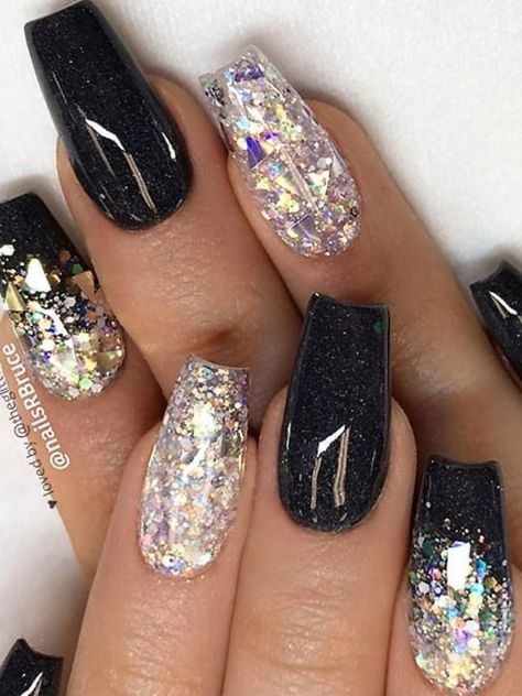 Nye Nails, New Years Nails, Black Nails With Glitter, Nails With Glitter, New Years Nail Designs, New Years Eve Nails, Silver Glitter Nails, Glittery Nails, Gold Glitter Nails