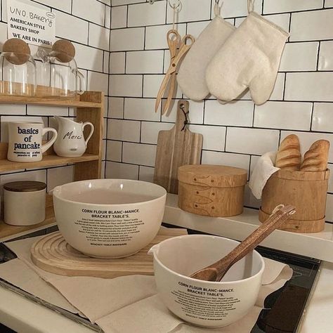 Cream Kitchen, Green Kitchen Cabinets, Coffee Shop Aesthetic, Aesthetic Kitchen, Cozy Aesthetic, Stunning Kitchens, Kitchen Photos, Kitchen Themes, Dream House Interior