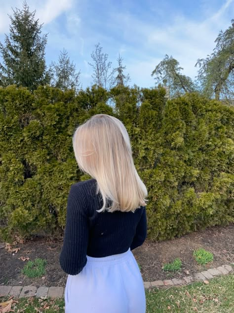 Medium Length Haircut Straight Blonde, Straight Blonde Hair Mid Length, Mid Length Light Blonde Hair, Blonde Hair Inspiration Mid Length, Blond Hair Shoulder Length, Blonde Midlength Haircuts, Blonde Hair Inspiration Medium Length, Medium Length Blonde Hair Styles, Mid Length Blonde Highlights