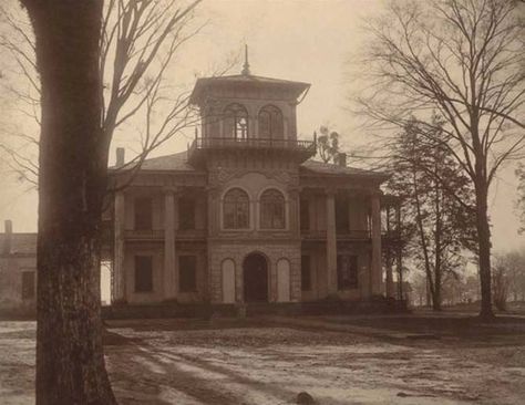 The Dr. John R. Drish House in Tuscaloosa, Alabama. The tower has been reportedly seen on numerous times to be on fire, when no fire was actually there. Also, ghostly lights are said to have been seen emanating from house. Abandon Mansions, Double Windows, Abandoned Plantations, Abandoned Structures, Tuscaloosa Alabama, Southern Plantations, Abandoned Homes, Antebellum Homes, Haunted History