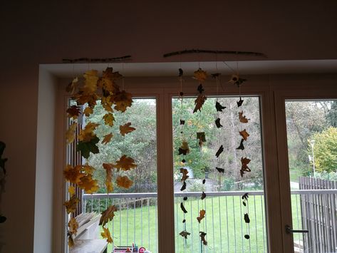 dry leaves curtains autumn crafts with small kids I Love Autumn, Dry Leaves, Leaf Curtains, Love Autumn, Paper Leaves, Small Kids, Autumn Crafts, Dry Leaf, Autumn Art