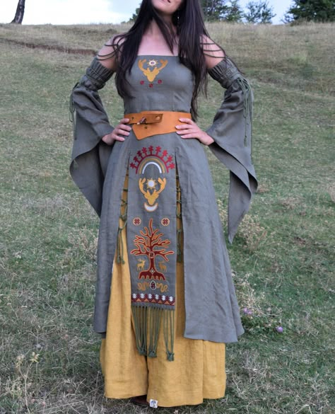 Medieval Royal Clothing, Norse Dress Woman, Norse Dress, Viking Style Medieval Dress For Larp, Pagan Outfits, Norse Pagan Outfit, Ritual Robes Pagan, Norse Pagan Clothing, Bohemian Linen Medieval Dress For Larp