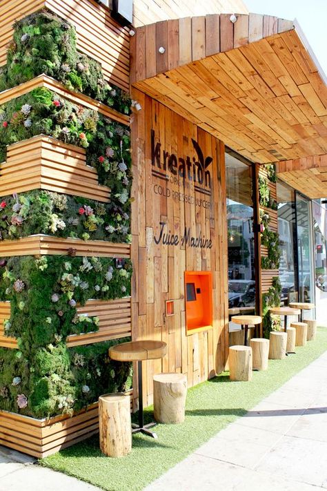 Juice Bar Design, Decoration Restaurant, Coffee Shop Design, Shop Front Design, Design Exterior, Juice Bar, Corporate Design, Restaurant Interior, Cafe Interior