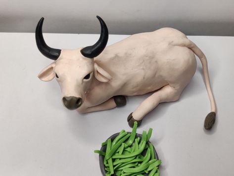 Cow Diy, Cow Sculpture, Bull Cow, A Cow, Clay Sculpture, Hello Friend, My Youtube Channel, Clay Crafts, Farm Animals