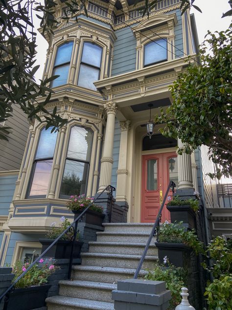 san francisco, san fran, town houses, home, house inspo, aesthetic San Francisco Houses Aesthetic, House In San Francisco, San Francisco House Interior, San Fran Apartment, San Francisco Apartment Aesthetic, House Inspo Aesthetic, Authentic Pics, 60s Interior, San Francisco Home