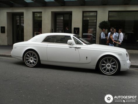 Rolls-Royce Phantom Coupé Series II Phantom Rolls Royce, Wraith Car, Rr Phantom, Rolls Royce Phantom Coupe, Most Luxurious Car, Rolls Royce Corniche, Rolls Royce Motor Cars, Luxury Cars Rolls Royce, Rolls Royce Cullinan