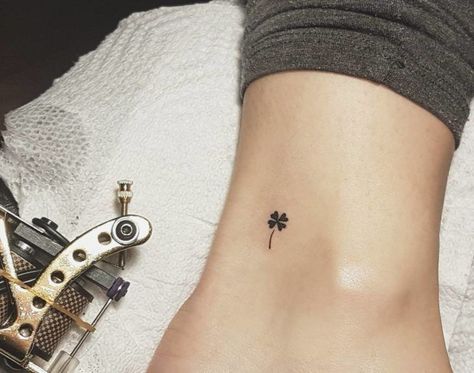 180+ Cute Tiny Tattoos Ideas for Women (2023) - TattoosBoyGirl Shamrock Tattoo, Leaf Clover Tattoo, Four Leaf Clover Tattoo, Clover Tattoo, Shamrock Tattoos, Clover Tattoos, Inspiration Tattoos, Cat Tattoos, Cute Tiny Tattoos