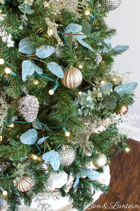 Jingle Through Decor | Simple Rustic Christmas Tree - Caitlin Marie Design Eucalyptus On Christmas Tree, Christmas Tree Eucalyptus, Eucalyptus In Christmas Tree, Christmas Tree With Eucalyptus, Eucalyptus Christmas Tree, Pinecones Decor, Silver Pinecones, Christmas Tree Inspiration White, Christmas Tree Inspiration Simple