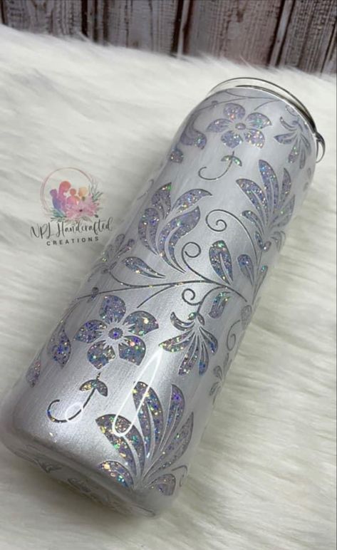 Simple Tumbler Design, Cricut Tumblers, Diy Mug Designs, Tumbler Inspiration, Resin Crafting, How To Make Glitter, Fancy Cup, Epoxy Cups, Fancy Flamingo