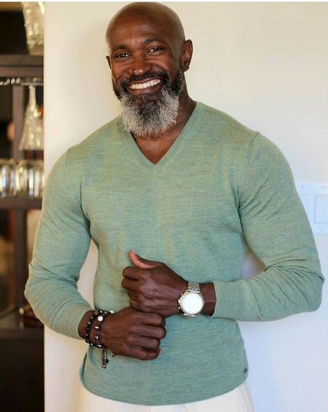 Queen Latifah Style, Attractive Black Men, Men Beards, 50 Year Old Men, Black Men Beards, Black Cowboys, Handsome Older Men, Men Closet, Fashion Edgy