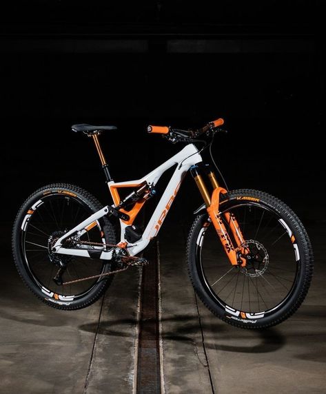 Expensive Bicycle, Orbea Bikes, Mtb Cycles, Mountain Bike Action, Mt Bike, Urban Bicycle, Bicycle Mountain Bike, Bike Mountain, Futuristic Motorcycle