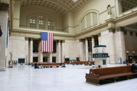 Chicago Union Station does offer a bit more than just travel. You will also find several dining and shopping options and areas of the station may be booked for events. Union Station Chicago, Chicago Union Station, Chicago Train, Chicago Itinerary, Scenic Train Rides, Railroad Companies, Union Station, Dark Moon, Train Rides