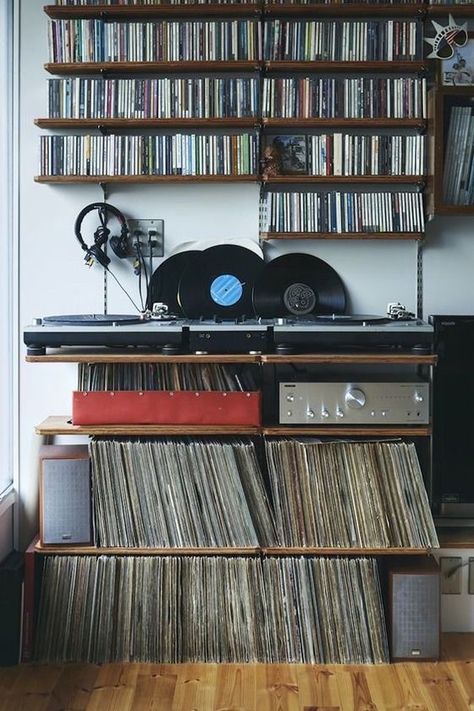 Vinyl Record Crate, Music Setup, Vinyl Record Room, Turntable Setup, Dark Green Living Room, Ada Bathroom, Home Music Rooms, Vinyl Room, Record Room