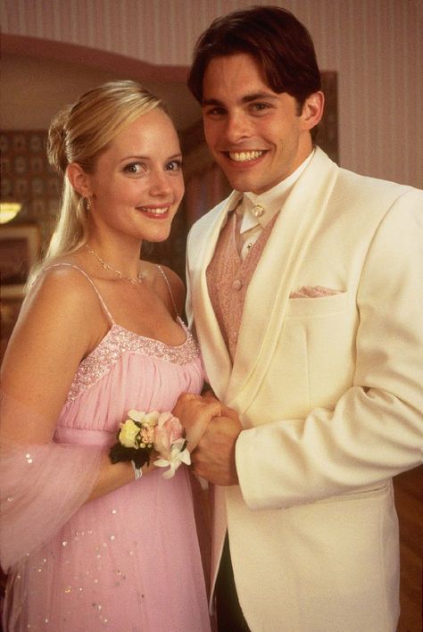 2000s Movie Fashion, Marley Shelton, Early 2000s Trends, 2000s Pop Culture, High School Movies, James Marsden, Sean Young, New Line Cinema, Early 2000s Fashion