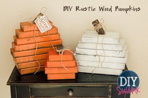 Rustic Wood Pumpkins – DIY Fall Decor Rustic Wood Pumpkins, Wood Pumpkins Diy, Wood Halloween Decorations, Pumpkins Diy, Fall Wood Crafts, Diy Fall Decor, Fun Fall Crafts, Dekor Diy, Rustic Fall Decor