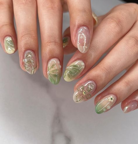 Summer Nail Art for Free: Beginners Edition Nails London, Apply Nail Polish, Fairy Nails, Beauty Nail Salon, Trend Nails, Emerald Nails, Green Acrylic Nails, Brown Nails Design, Latest Nail Designs