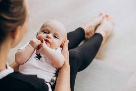 Yoga Content, Mom And Baby Yoga, Yoga Shoot, Yoga Goddess, Postnatal Yoga, Moms Photography, Yoga Kids, Yoga Photoshoot, Woman Fitness