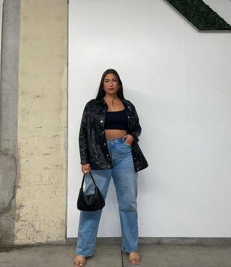 27 Easy Outfit Ideas for When You Hate Everything You Own | Who What Wear UK Oversized Leather Jacket Outfit, Black Leather Jacket Outfits, Simple Black Heels, Jeans Heels Outfit, Oversized Leather Jacket, Leather Jacket Outfit, Blue Jean Outfits, Yellow Jeans, Chic Jeans